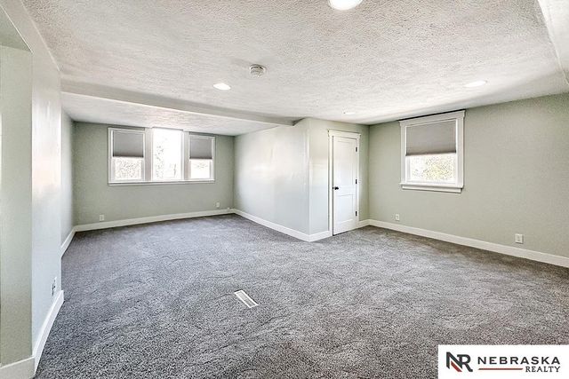 5027 Charles Street, Omaha, NE 68132