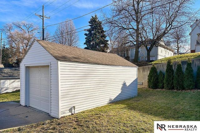 5027 Charles Street, Omaha, NE 68132