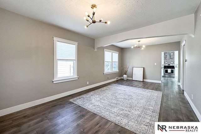 5027 Charles Street, Omaha, NE 68132