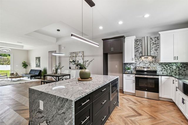 7208 N GLEN AVENUE, Tampa, FL 33614