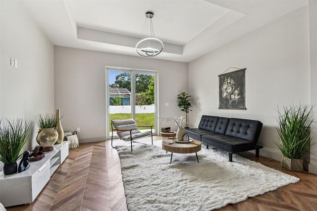 7208 N GLEN AVENUE, Tampa, FL 33614
