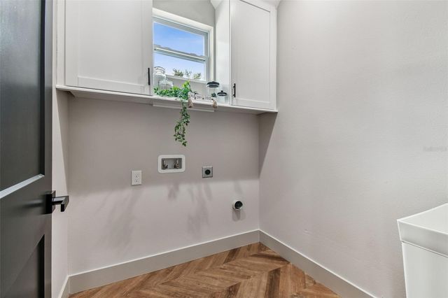 7208 N GLEN AVENUE, Tampa, FL 33614
