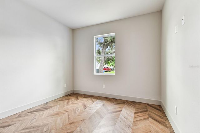 7208 N GLEN AVENUE, Tampa, FL 33614