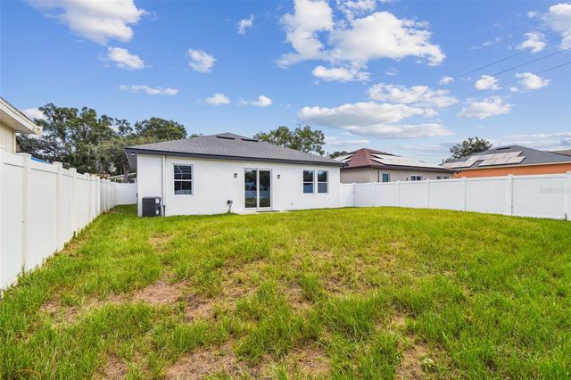 7208 N GLEN AVENUE, Tampa, FL 33614