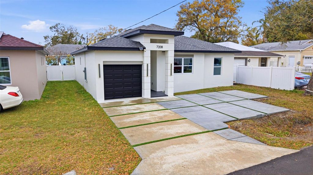 Image 2 of property listing at 7208 N GLEN AVENUE, Tampa, FL 33614