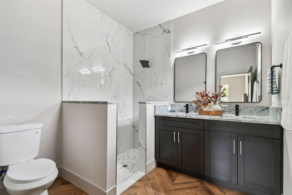 Image 31 of property listing at 7208 N GLEN AVENUE, Tampa, FL 33614
