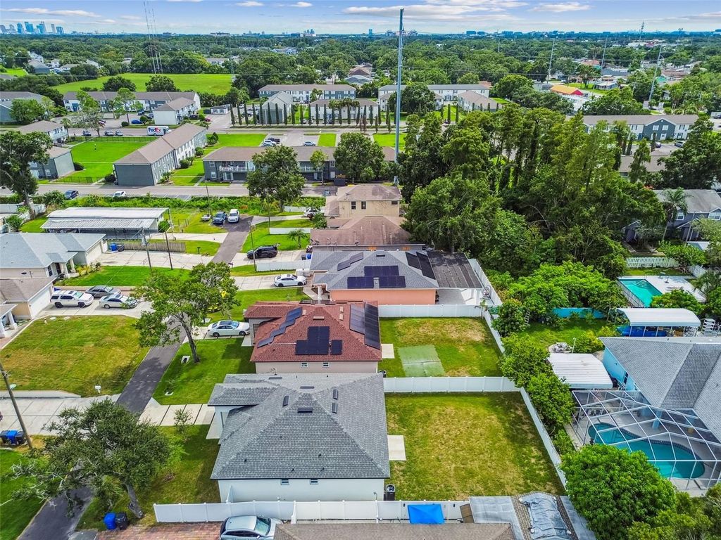 Image 70 of property listing at 7208 N GLEN AVENUE, Tampa, FL 33614