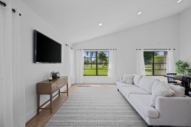 4451 Willow Pond Road B, West Palm Beach, FL 33417