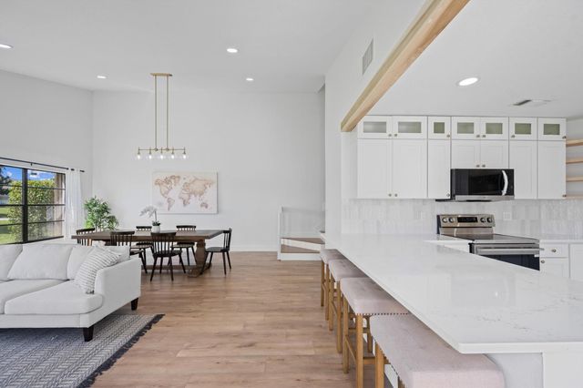 4451 Willow Pond Road B, West Palm Beach, FL 33417