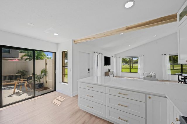 4451 Willow Pond Road B, West Palm Beach, FL 33417