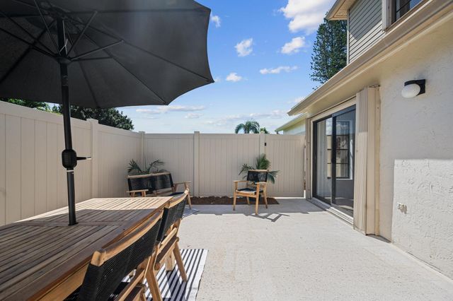 4451 Willow Pond Road B, West Palm Beach, FL 33417