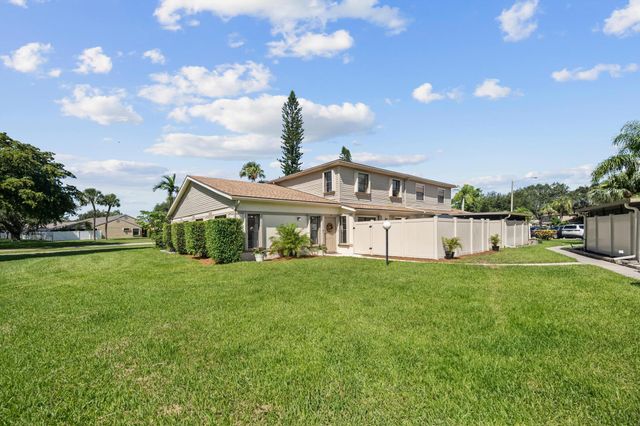 4451 Willow Pond Road B, West Palm Beach, FL 33417