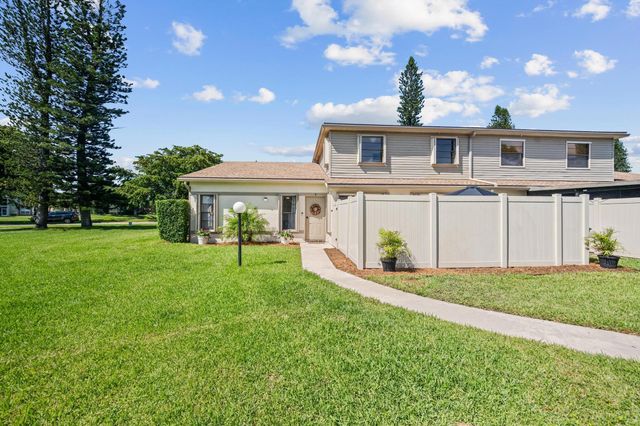 4451 Willow Pond Road B, West Palm Beach, FL 33417