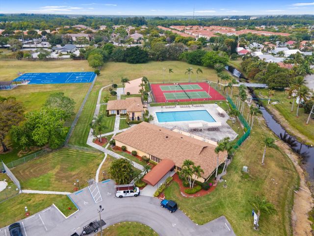 4451 Willow Pond Road B, West Palm Beach, FL 33417