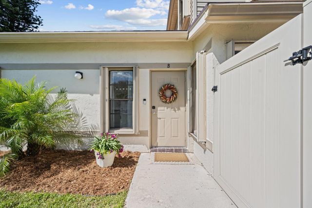4451 Willow Pond Road B, West Palm Beach, FL 33417