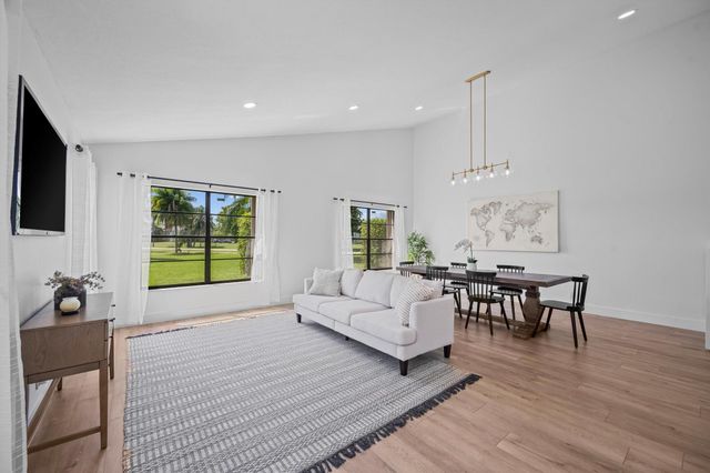 4451 Willow Pond Road B, West Palm Beach, FL 33417