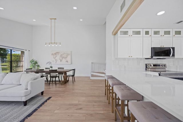 4451 Willow Pond Road B, West Palm Beach, FL 33417