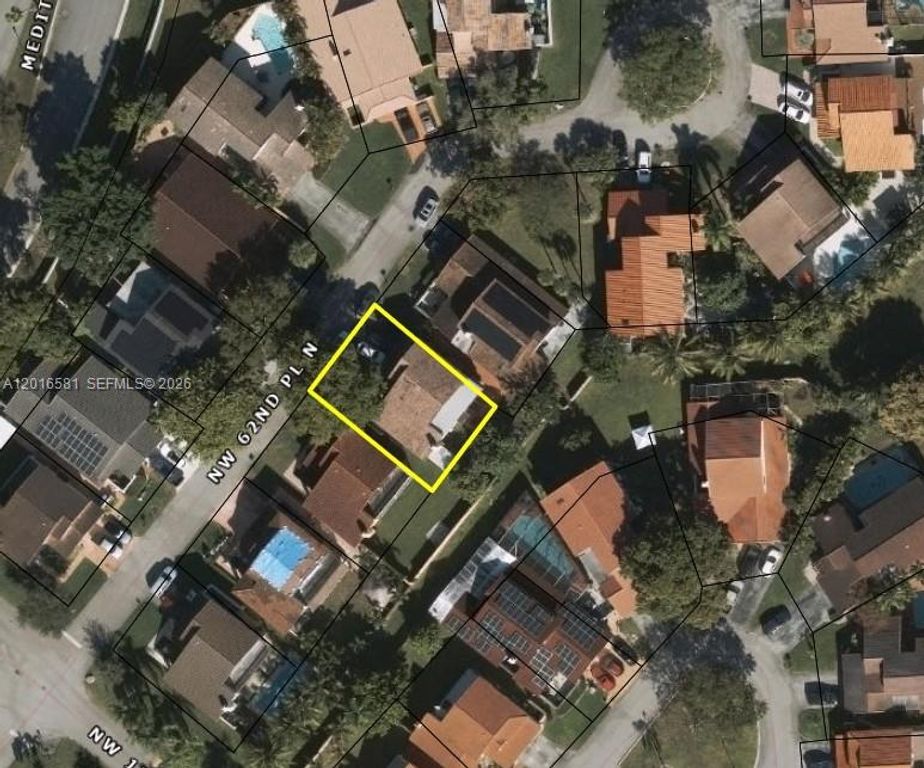 17623 NW 62nd Place N, Hialeah, FL 33015