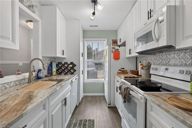 5124 Condor ST, Virginia Beach, VA 23462