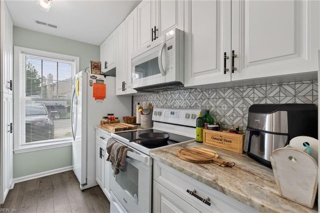 5124 Condor ST, Virginia Beach, VA 23462