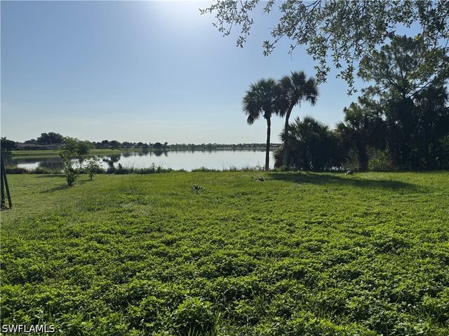 2990 Orange Grove TRL, Naples, FL 34120