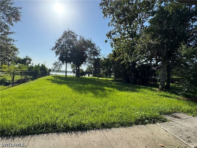 2990 Orange Grove TRL, Naples, FL 34120