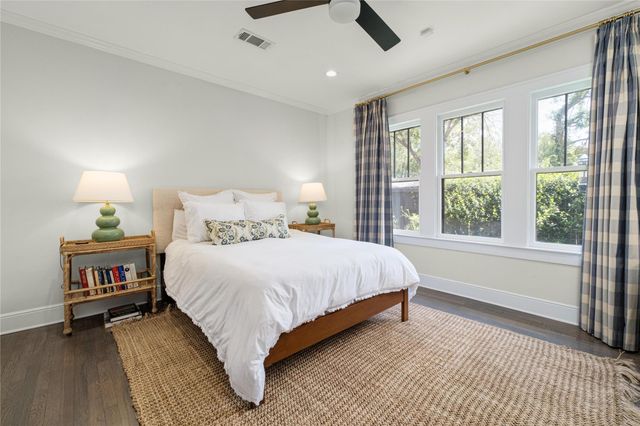 2101 Newfield LN, Austin, TX 78703