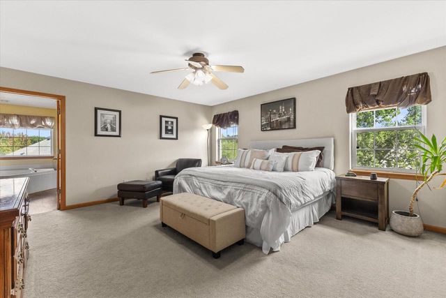 1823 Deer Path, Waukesha, WI 53189