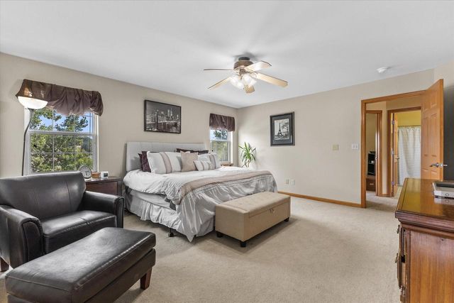 1823 Deer Path, Waukesha, WI 53189