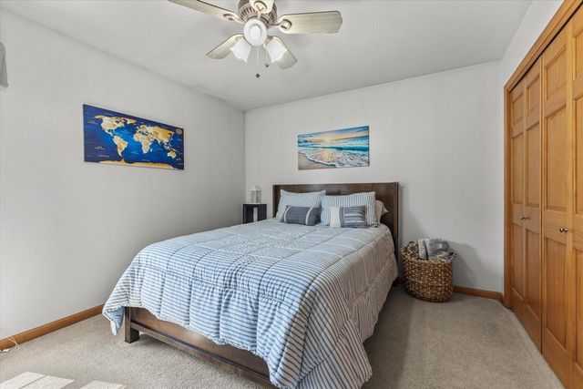1823 Deer Path, Waukesha, WI 53189