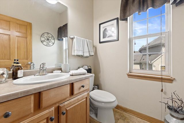 1823 Deer Path, Waukesha, WI 53189