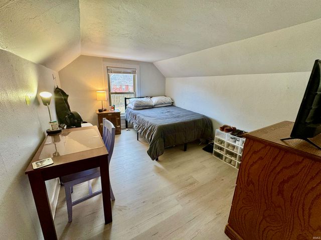 1105 N Woodburn Avenue, Bloomington, IN 47404