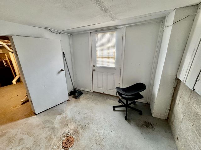 1105 N Woodburn Avenue, Bloomington, IN 47404