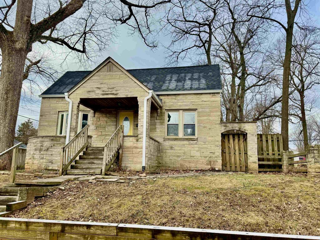 1105 N Woodburn Avenue, Bloomington, IN 47404