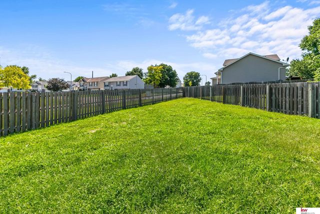 2202 N 166 Street, Omaha, NE 68116