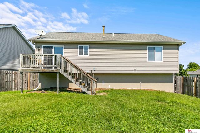 2202 N 166 Street, Omaha, NE 68116