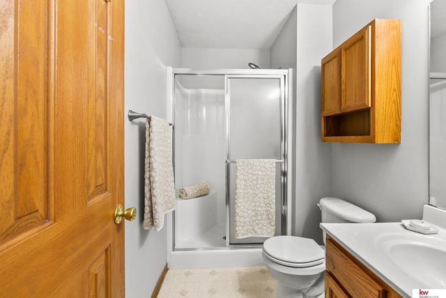 2202 N 166 Street, Omaha, NE 68116
