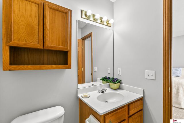 2202 N 166 Street, Omaha, NE 68116