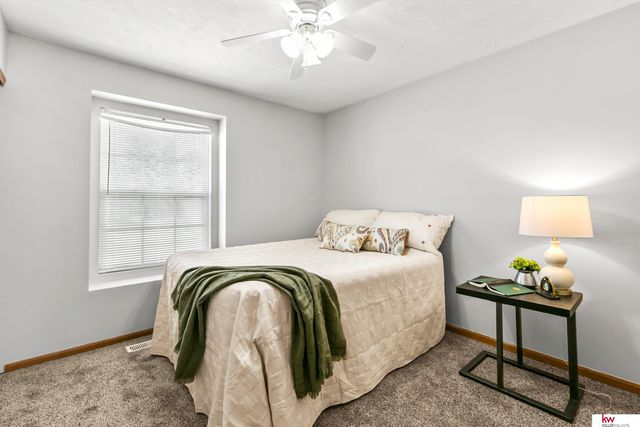 2202 N 166 Street, Omaha, NE 68116