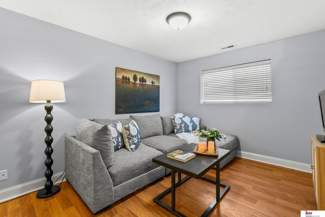 2202 N 166 Street, Omaha, NE 68116