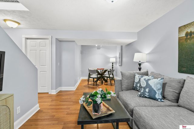 2202 N 166 Street, Omaha, NE 68116