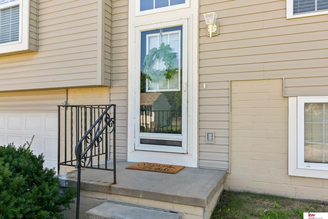2202 N 166 Street, Omaha, NE 68116