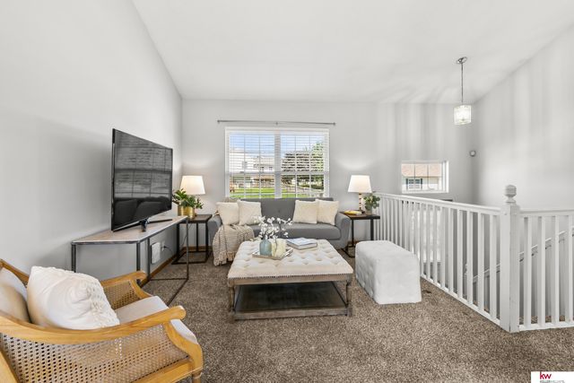 2202 N 166 Street, Omaha, NE 68116
