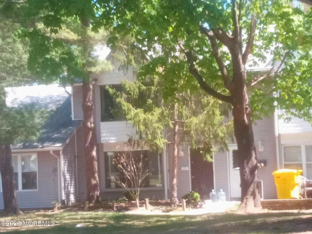 148 Coventry Drive, Lakewood, NJ 08701