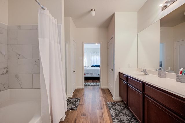 4827 Monarch Falls Lane, Richmond, TX 77469