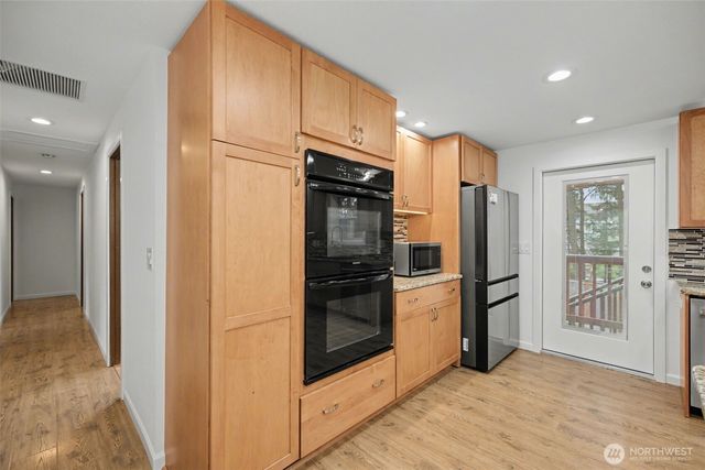 19026 63rd Street E, Lake Tapps, WA 98391