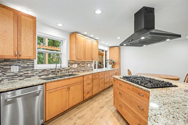 19026 63rd Street E, Lake Tapps, WA 98391