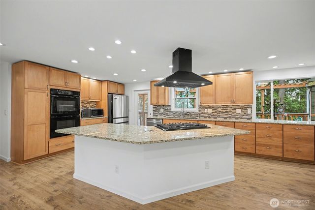 19026 63rd Street E, Lake Tapps, WA 98391