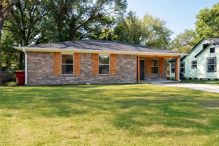 714 E 12th Street, Bonham, TX 75418