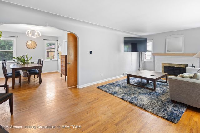 1313 S Genesee Drive, Lansing, MI 48915